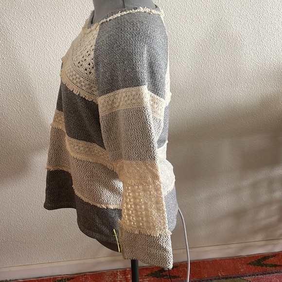 XL Lucky Lotus Lucky Brand Bluish Gray cream Sweater - Picture 3 of 6